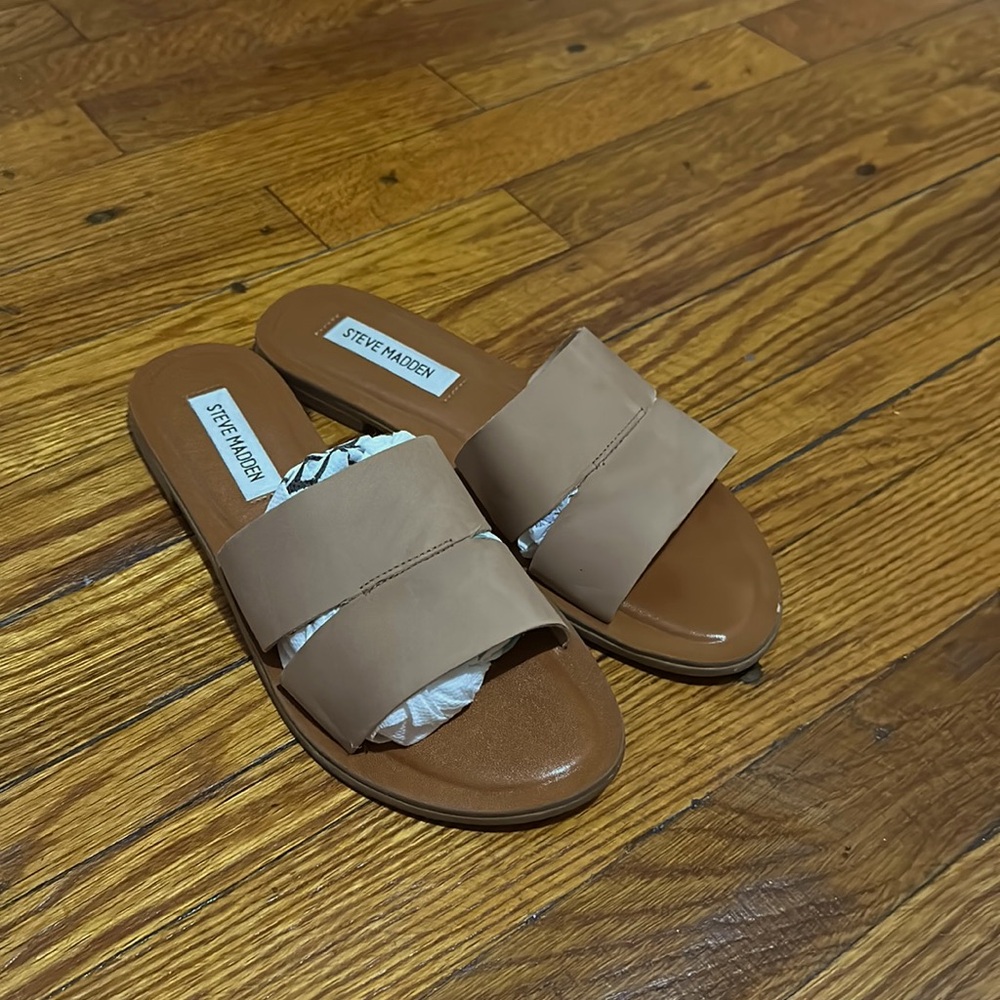 Steven Madden sandal size 7